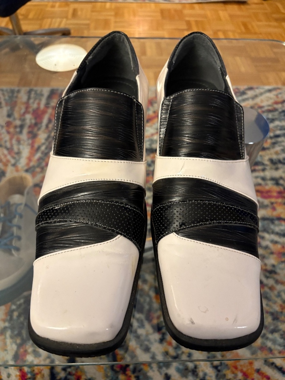 White and Black vintage mens shoe - size 45 (12)
